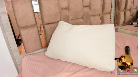 LILIAN  online show from February 4, 8:23 pm