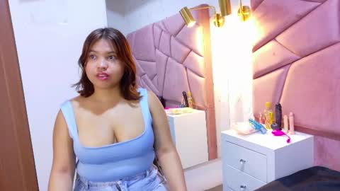 liliana online show from June 11, 6:49 pm