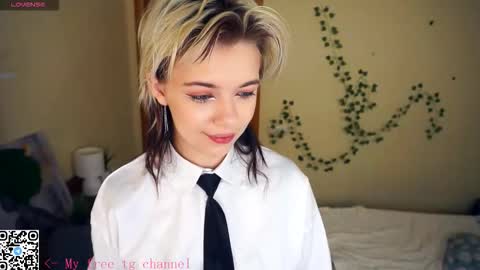 Lilian online show from October 26, 7:04 am