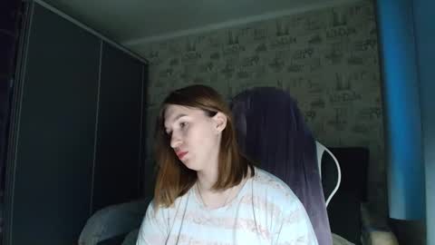 liliawoolf online show from November 28, 7:11 am