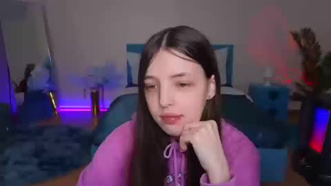 Lili Bakery online show from March 13, 2:13 am