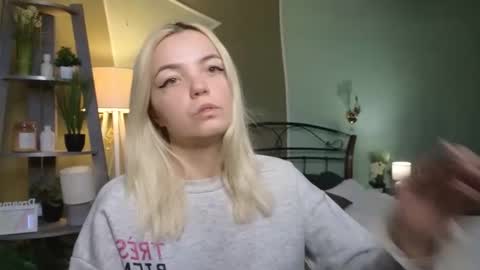 Lilie online show from February 16, 6:54 am