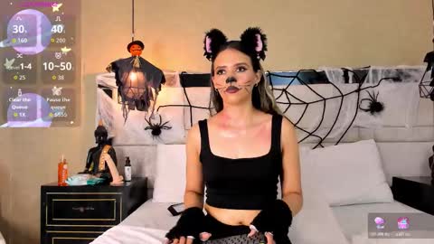 LilyJensen online show from October 21, 6:45 pm