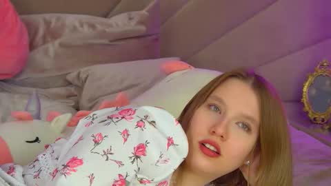 LiliLinn online show from November 11, 5:58 am