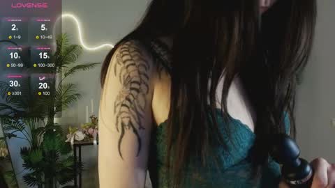 lilinae online show from June 3, 6:36 am