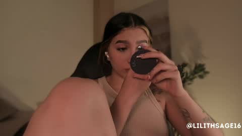 lilith_sage_ online show from October 15, 11:57 am