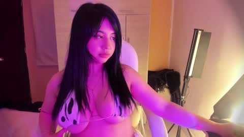 Lilith Salvatore online show from December 1, 5:33 am