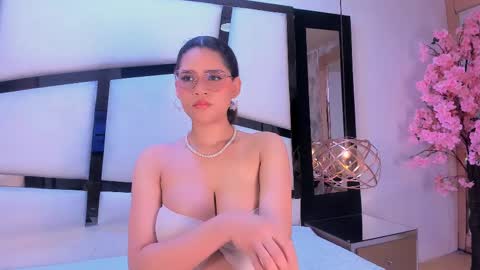Snapshot of lilithadams11 chatting on September 23, 1:31 pm    online show from September 23, 1:31 pm