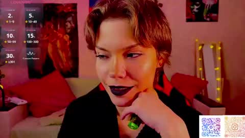 lilithbroke69 online show from June 18, 10:36 pm