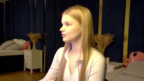 lilitrosen online show from November 23, 5:21 am