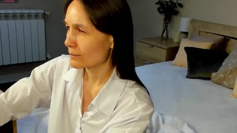 lillian_white1 online show from February 8, 7:04 am