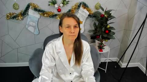lillian_white1 online show from December 30, 8:10 am