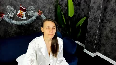 lillian_white1 online show from December 29, 1:13 am