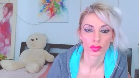 Lara online show from March 1, 9:47 pm