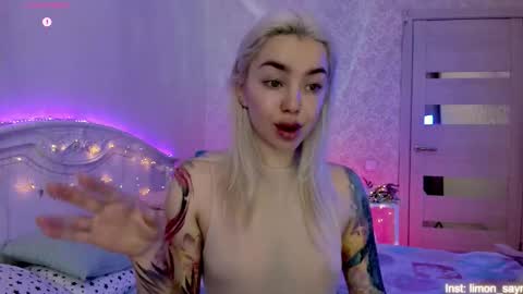 LilliMoore online show from October 31, 11:31 pm