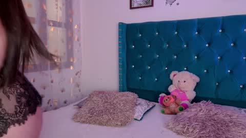 Lilly Peach online show from February 1, 4:11 am