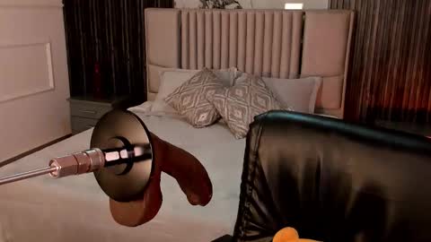 Lilly Ortiz online show from February 23, 7:57 pm