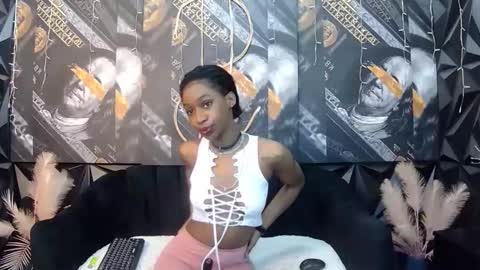 lilmissbaddiexxx online show from December 14, 11:21 pm