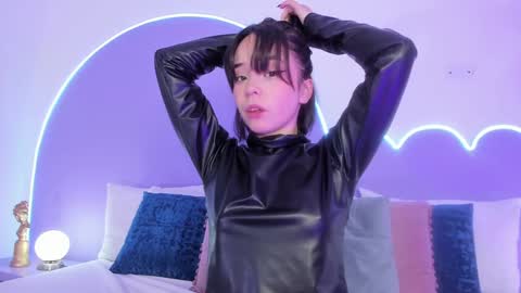 Lilou online show from January 13, 11:41 am