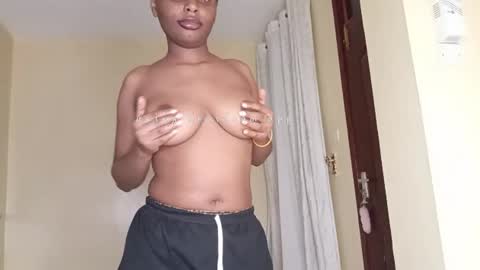 lilpretty16 online show from June 11, 11:45 pm