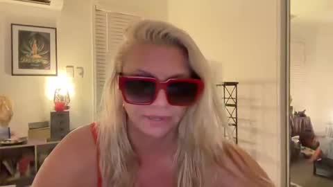 lilpuffster online show from February 24, 2:36 pm
