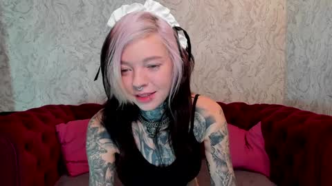 Snapshot of lilu_kayden chatting on December 27, 4:11 pm Little slave Kayden online show from December 27, 4:11 pm