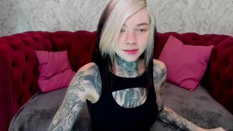 Snapshot of lilu_kayden chatting on January 15, 11:00 am Little slave Kayden online show from January 15, 11:00 am