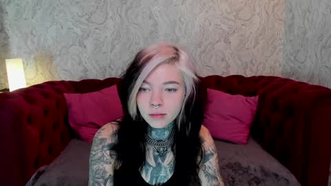 Snapshot of lilu_kayden chatting on January 4, 2:25 pm Little slave Kayden online show from January 4, 2:25 pm