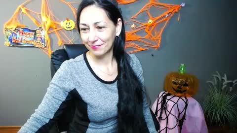 Snapshot of lilugrants chatting on October 23, 6:58 pm lilugrants online show from October 23, 6:58 pm