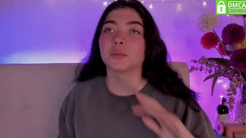 lily_cherry0 online show from May 12, 2:42 am