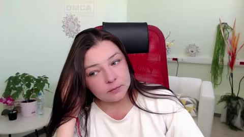 Lily online show from October 6, 7:47 am