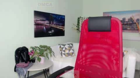 Lily online show from November 19, 4:56 am