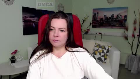 Lily online show from December 14, 7:25 am