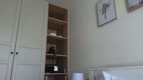 Lily online show from March 4, 7:37 am