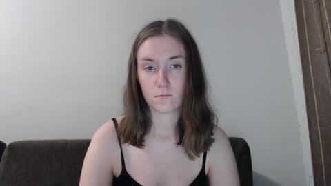 lily_love_x online show from September 24, 11:59 pm