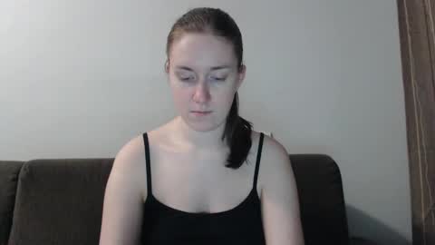 lily_love_x online show from February 15, 4:03 am