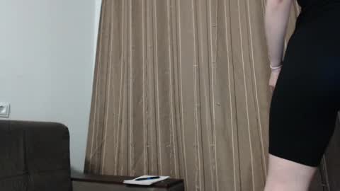 lily_love_x online show from February 18, 11:19 pm