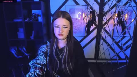 Lily online show from February 18, 1:55 pm