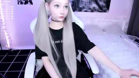 Lily online show from April 27, 9:23 pm