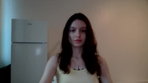 lilycandy_ online show from February 18, 2:38 pm