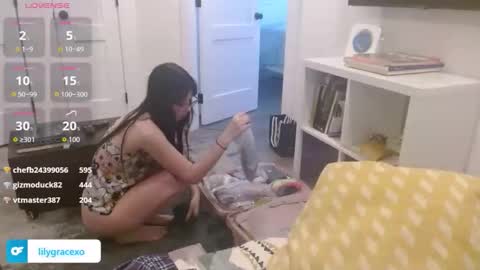 Lily Grace online show from December 19, 5:10 am