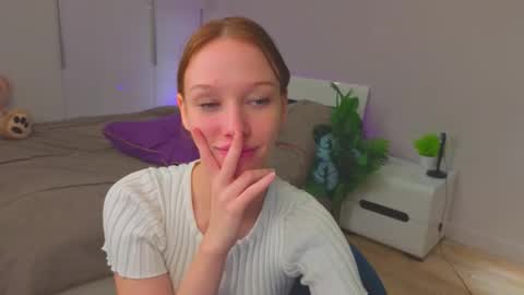 lilylisy online show from November 23, 1:13 pm