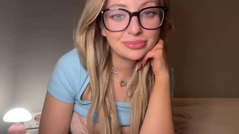 LilyMae online show from February 16, 2:11 am