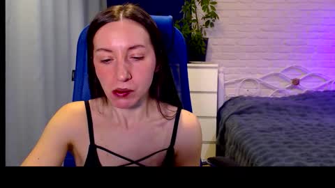 Lily online show from November 17, 7:31 am