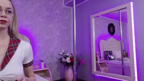      online show from November 6, 4:18 am