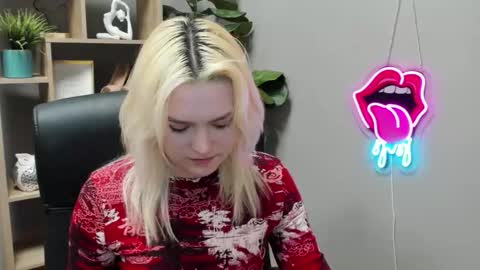 Lily online show from March 13, 7:42 am