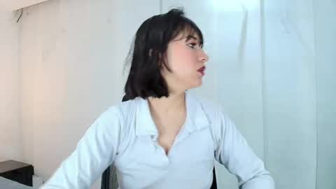  Lina Bedoya  online show from October 4, 12:00 pm