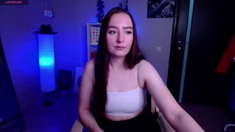 Snapshot of lina_flawless chatting on March 4, 2:06 am Lina online show from March 4, 2:06 am