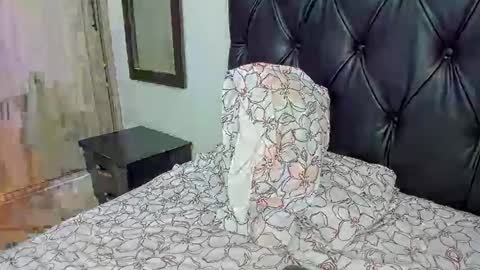 Snapshot of lina_morgan9 chatting on January 14, 5:12 pm lina  online show from January 14, 5:12 pm
