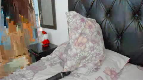 Snapshot of lina_morgan9 chatting on December 3, 10:07 pm lina  online show from December 3, 10:07 pm
